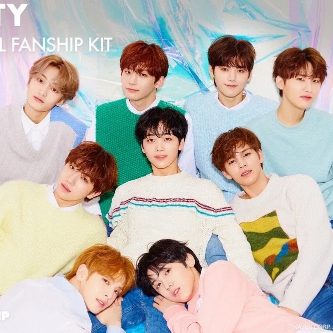 CRAVITY 1ST OFFICIAL FANSHIP KIT